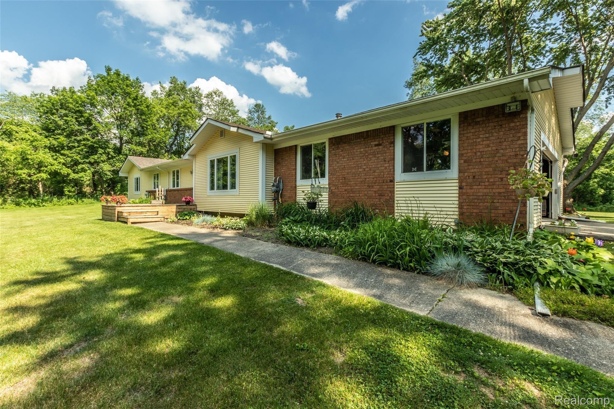 1500 East Rattalee Lake Road Holly, MI 48442 - Photo 2 of 62 20210611_1500 E Rattalee Lake Rd_014.jpg