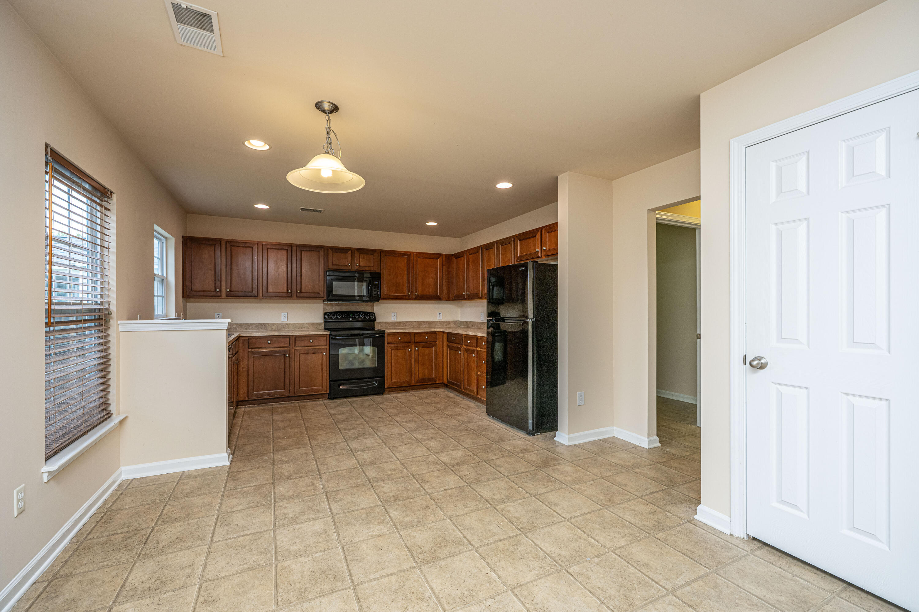 271 Emerald Isle Drive Moncks Corner, SC 29461 - Photo 16 of 46 271EmeraldIsleDr016