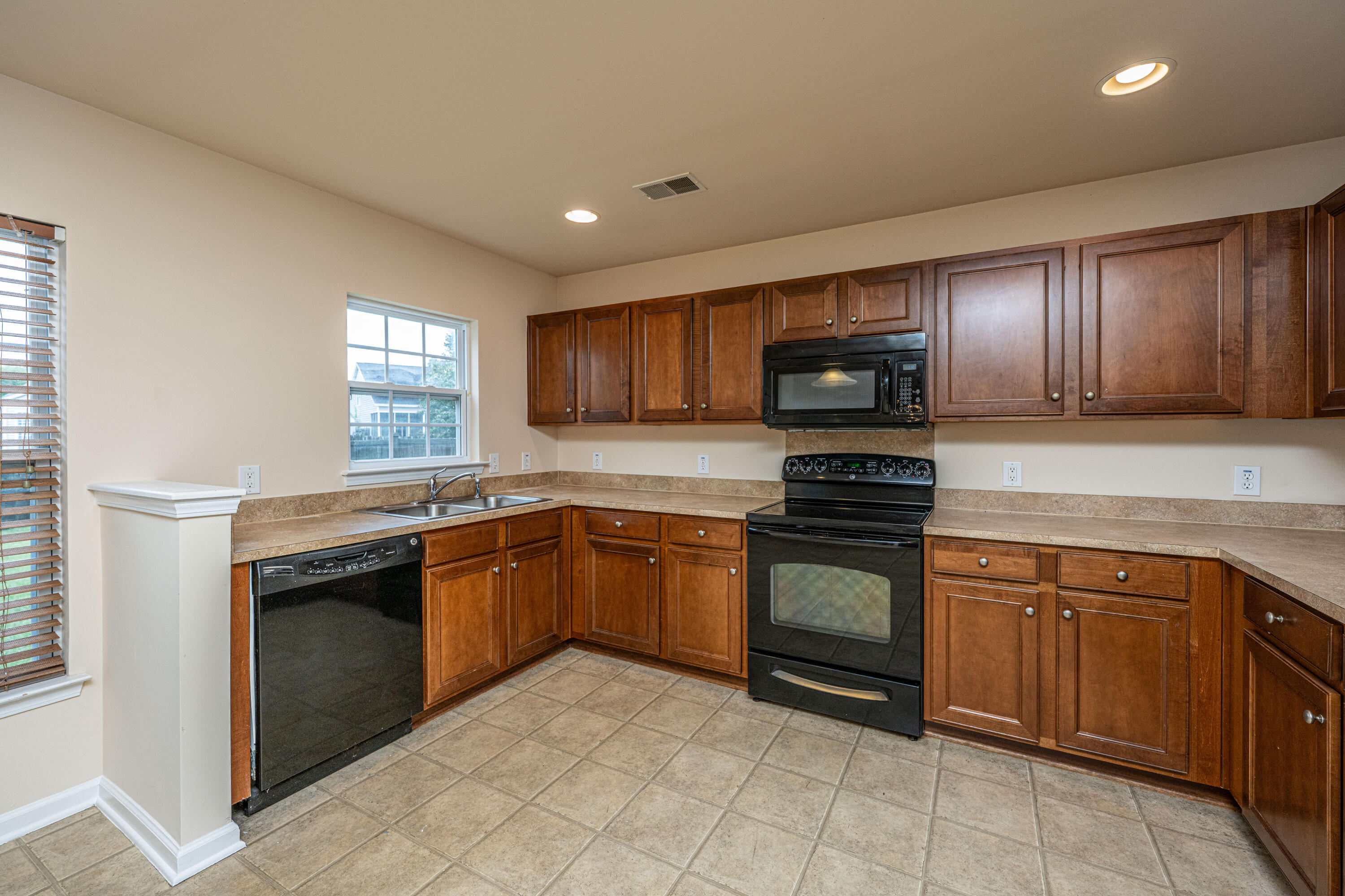 271 Emerald Isle Drive Moncks Corner, SC 29461 - Photo 19 of 46 271EmeraldIsleDr019