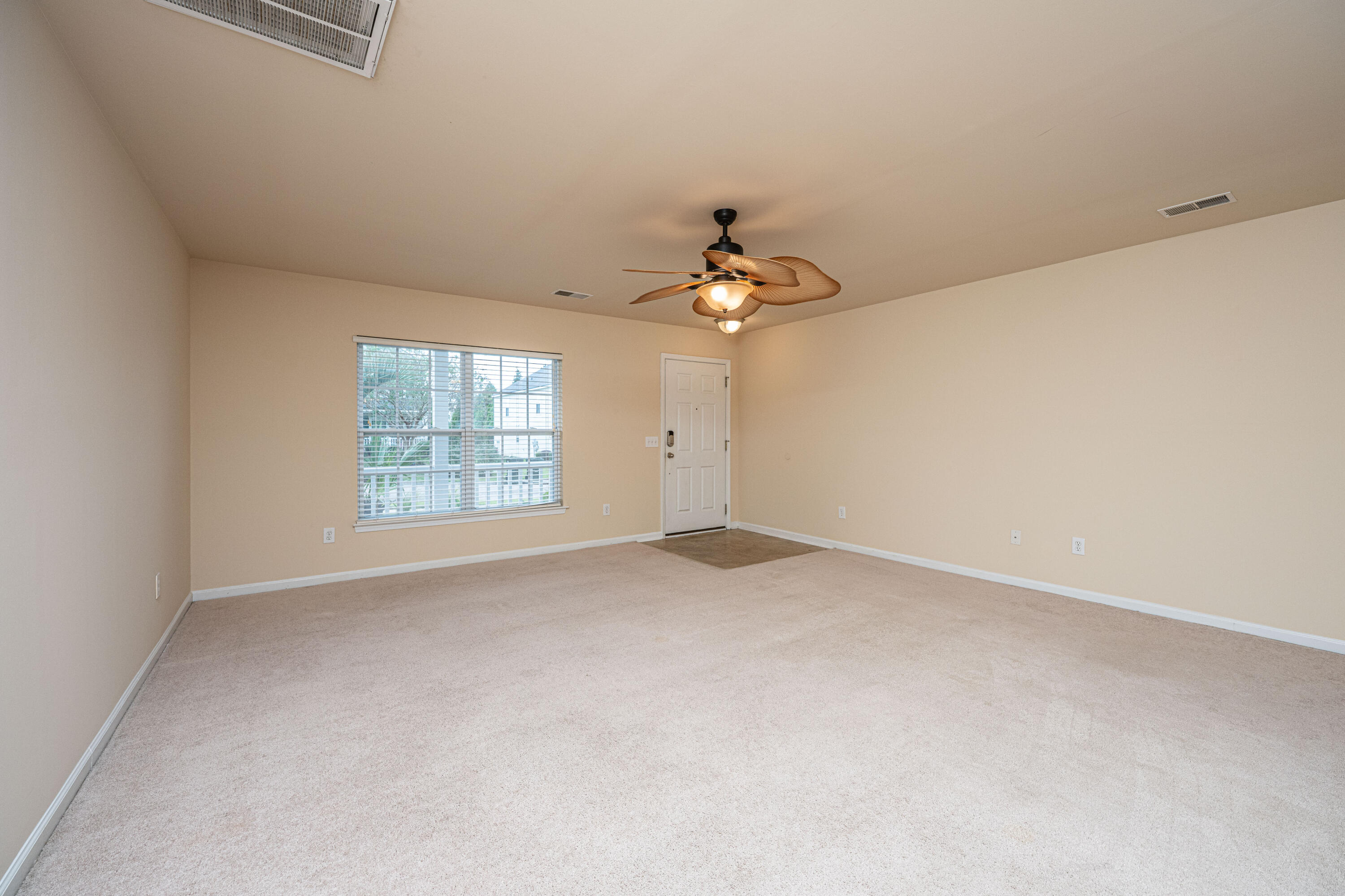 271 Emerald Isle Drive Moncks Corner, SC 29461 - Photo 10 of 46 271EmeraldIsleDr010