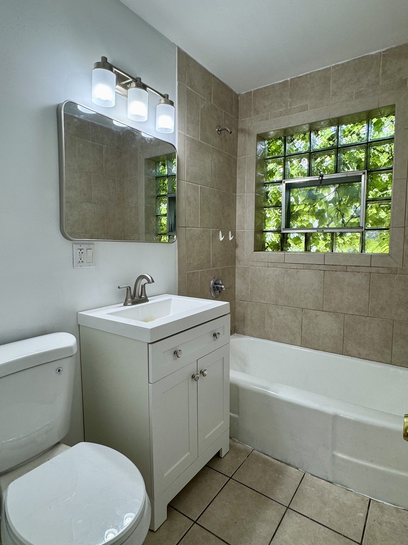 6328 North Troy Street Chicago, IL 60659 - Photo 8 of 28