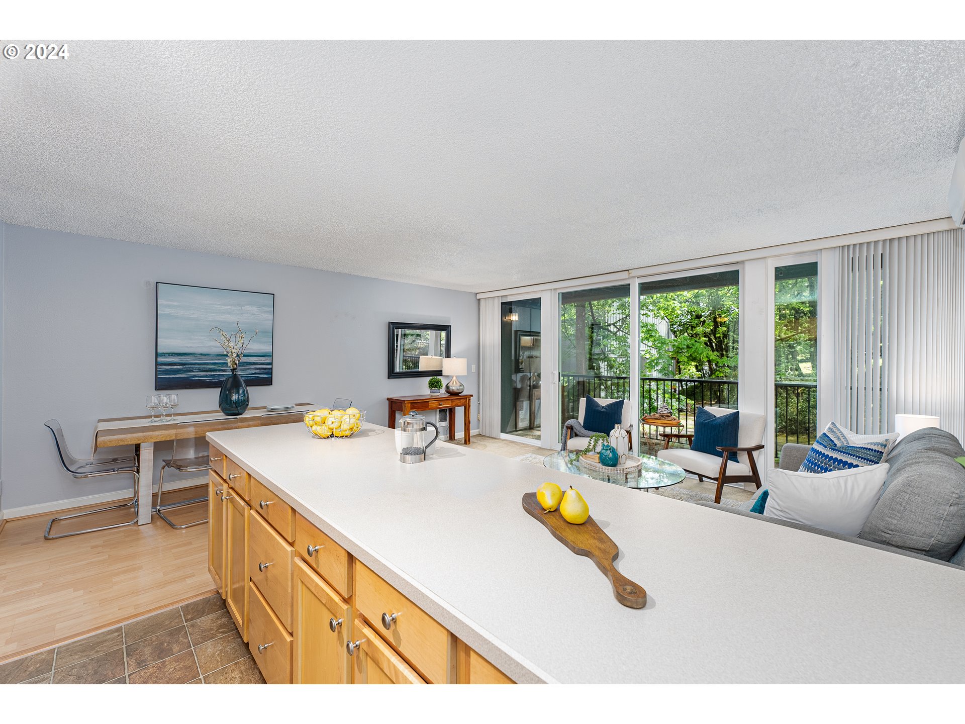 100 Kerr Parkway, Unit 32 Lake Oswego, OR 97035 - Photo 12 of 33 a view of a living room and dining room