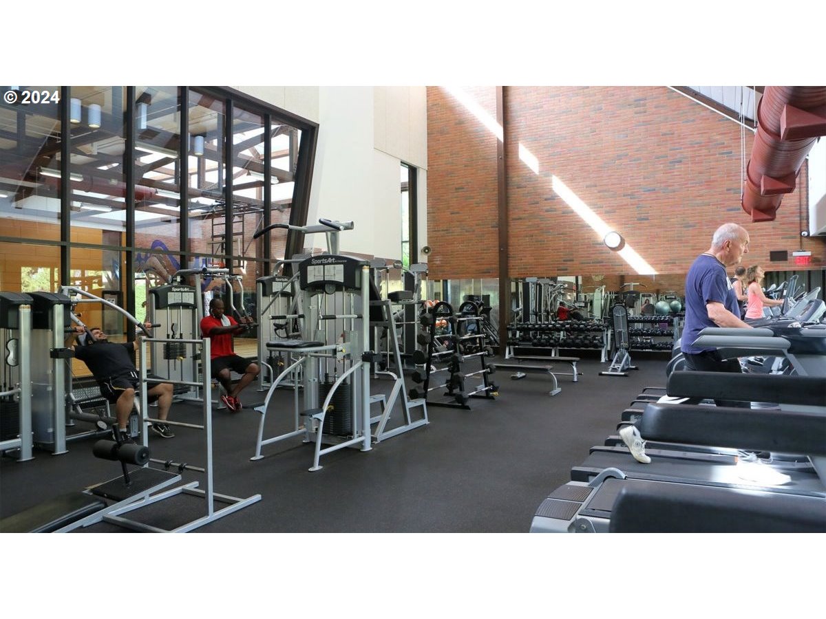 100 Kerr Parkway, Unit 32 Lake Oswego, OR 97035 - Photo 21 of 33 a room with lots of gym equipment