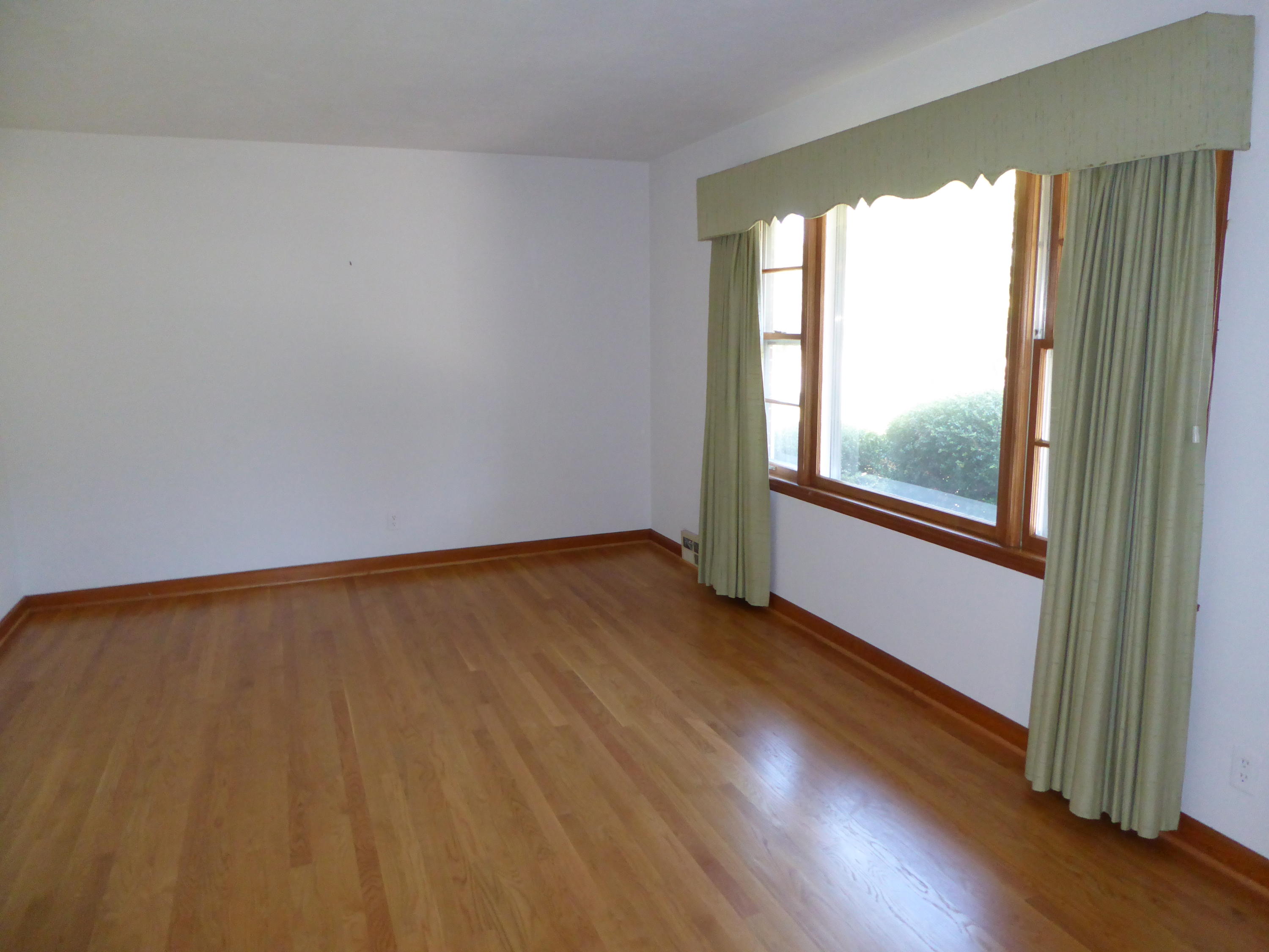 1775 Scuffling Hill Road Rocky Mount, VA 24151 - Photo 18 of 48 Living Room