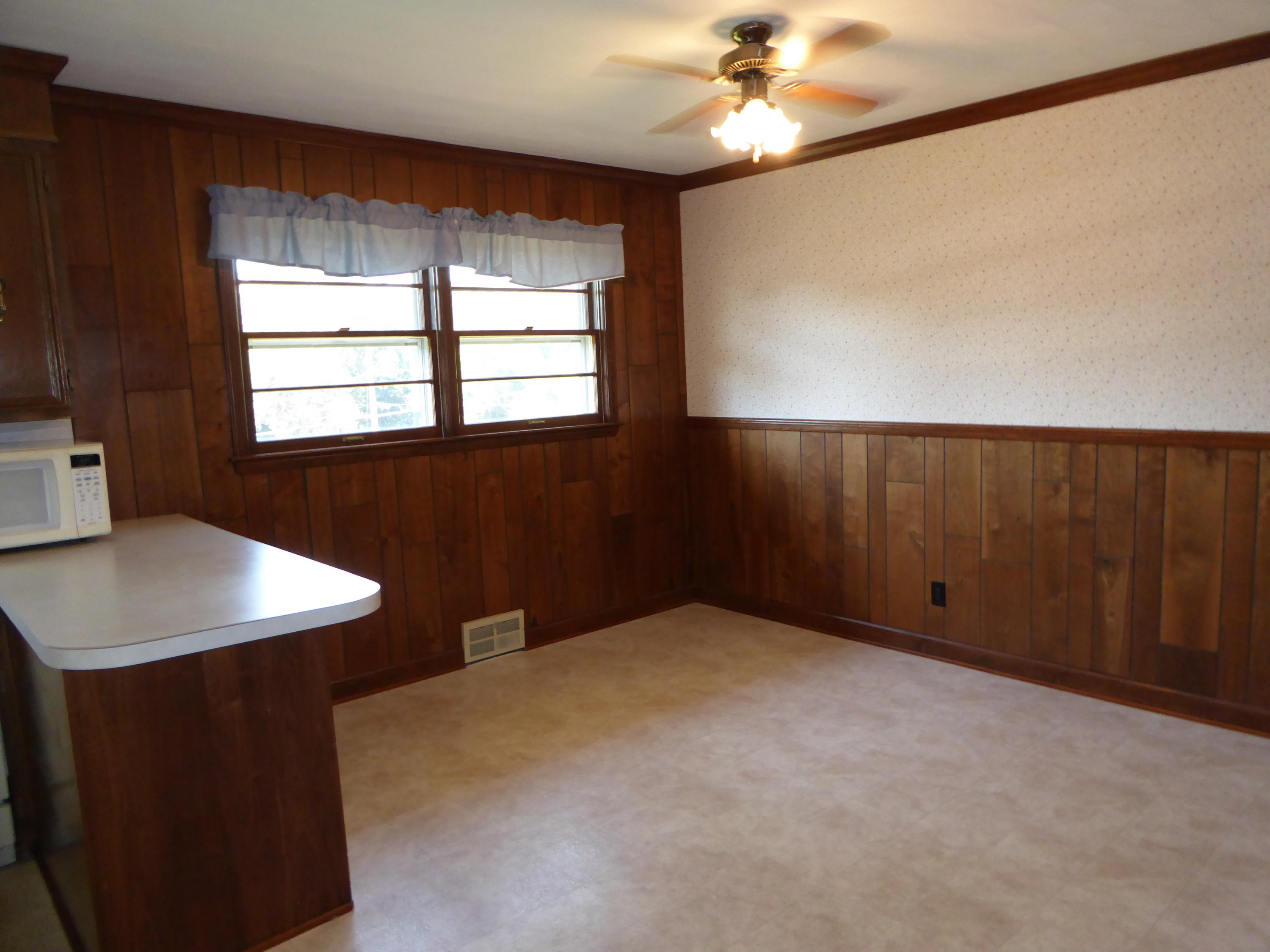 6 Dining Area