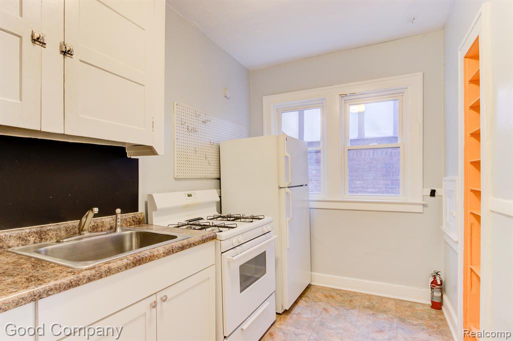 492 Withington Street, Unit 3 Ferndale, MI 48220 - Photo 9 of 30
