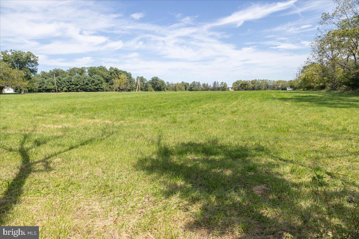 508 Telegraph Road Perkasie, PA 18944 - Photo 15 of 21 a view of an ocean from a yard
