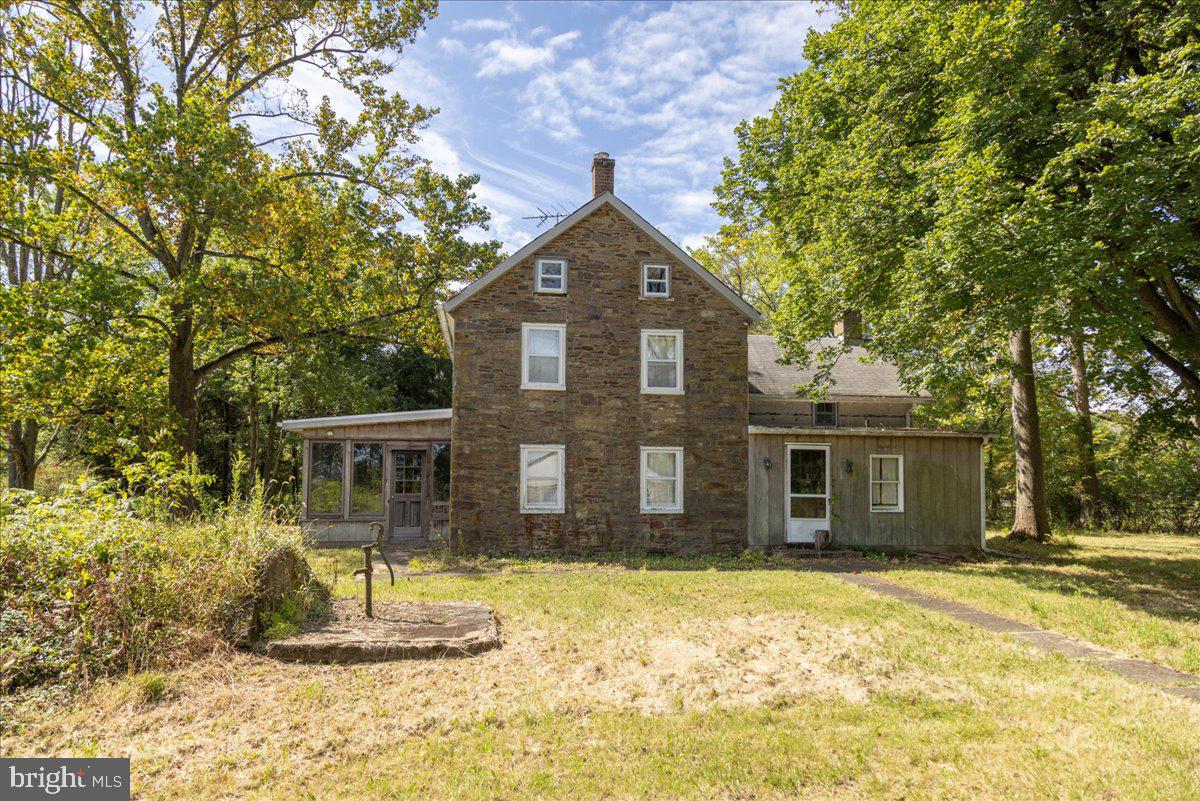 508 Telegraph Road Perkasie, PA 18944 - Photo 4 of 21 a front view of a house with a yard