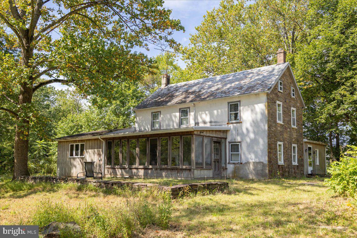 508 Telegraph Road Perkasie, PA 18944 - Photo 6 of 21 a view of house with yard in front of it