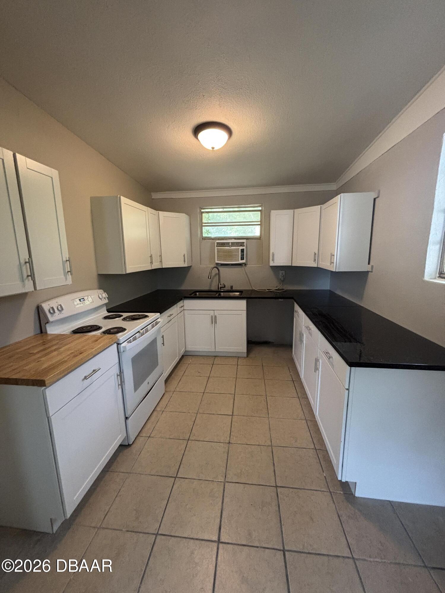 650 Blakely Avenue Crestview, FL 32536 - Photo 3 of 10 3