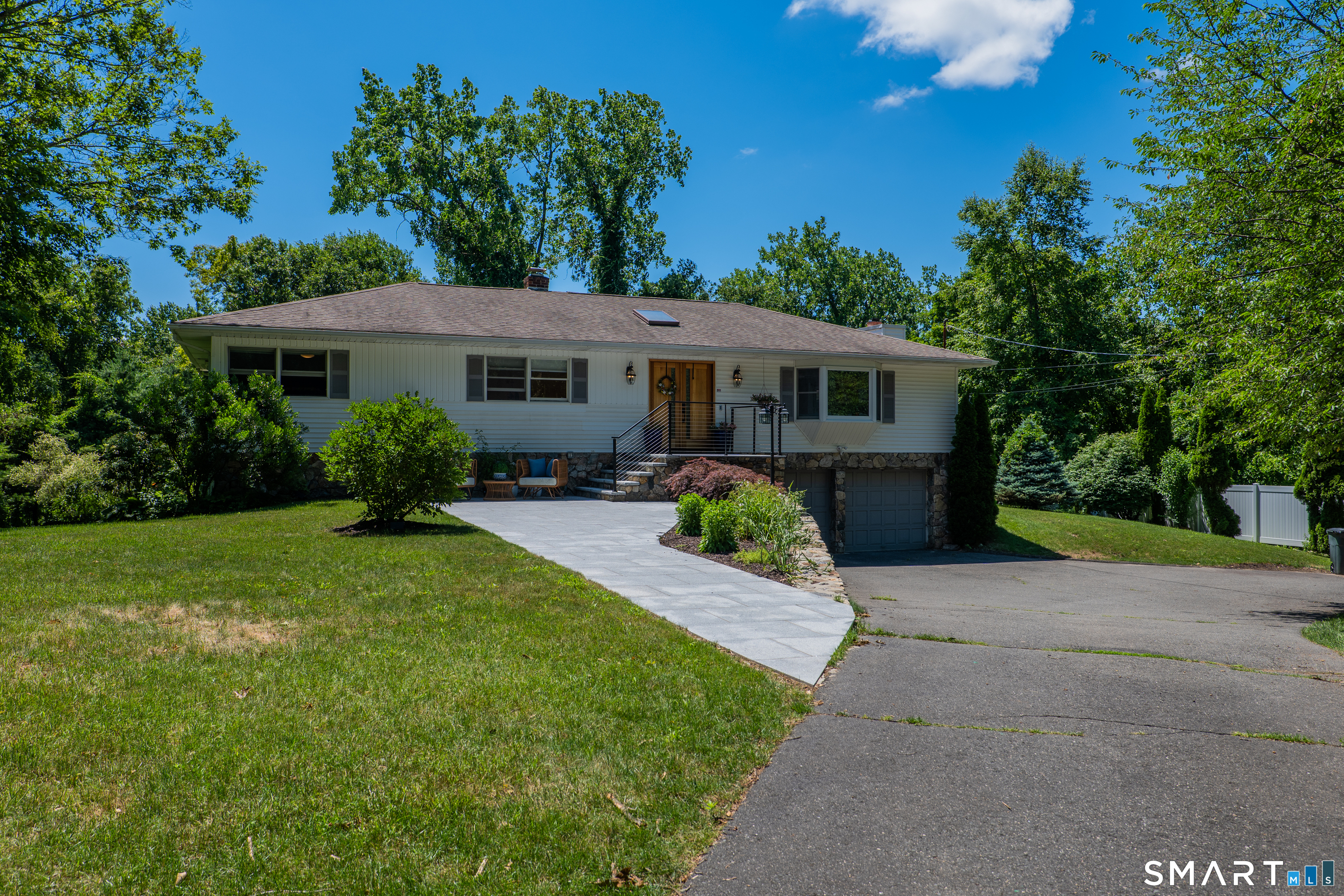 15 Farrell Road Newtown, CT 06470 - Photo 2 of 40
