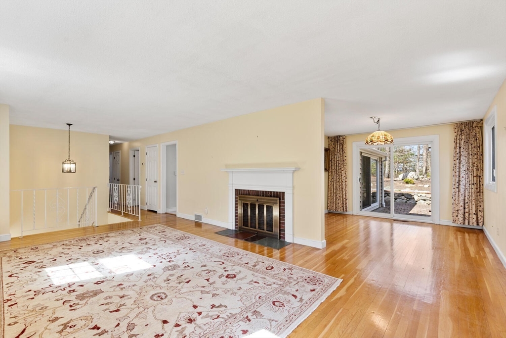 20 Douglas Road Lexington, MA 02420 - Photo 4 of 36