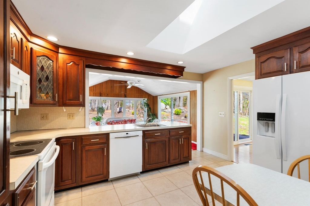 20 Douglas Road Lexington, MA 02420 - Photo 9 of 36