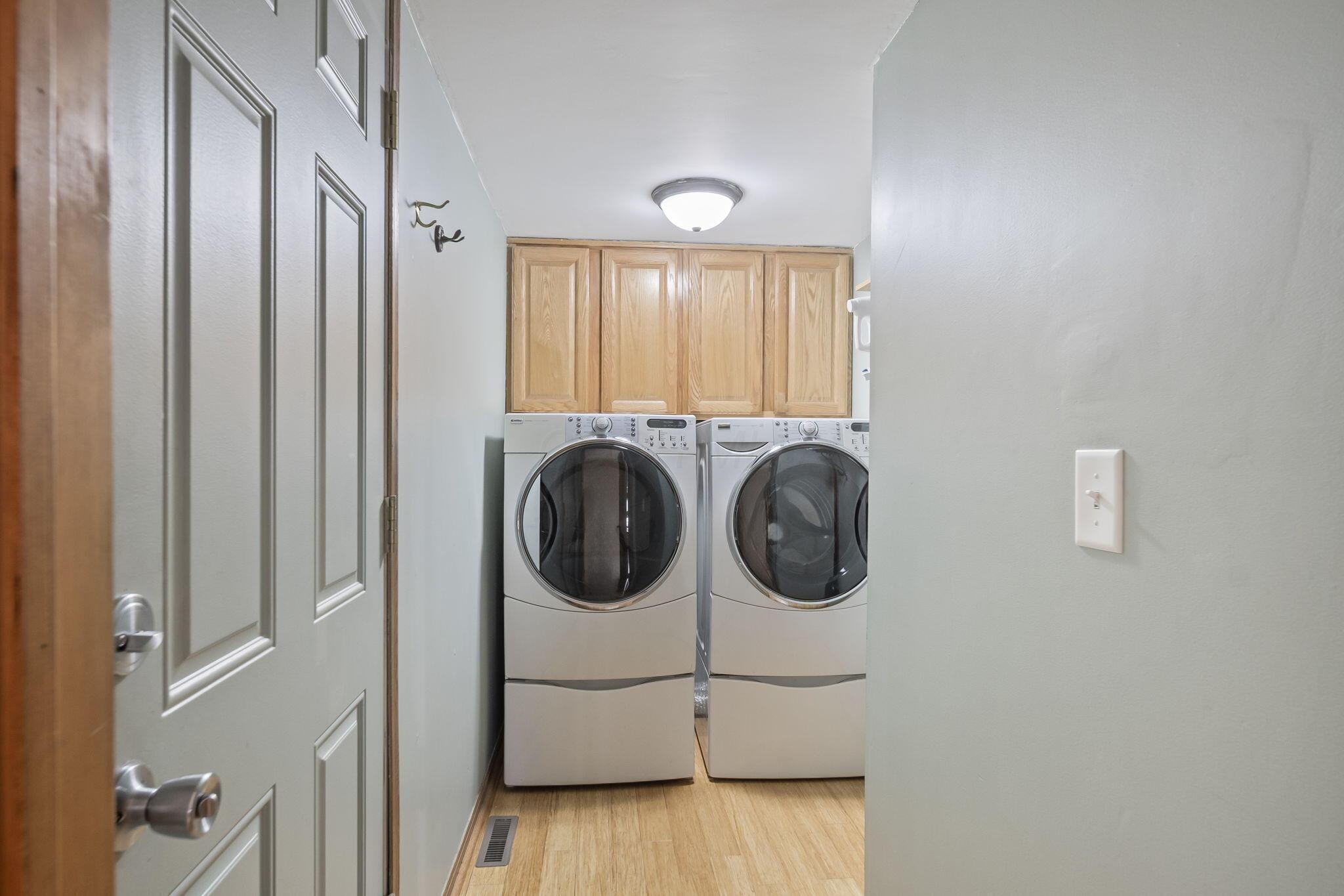 261 Fox Ridge Circle Powell, OH 43065 - Photo 28 of 67 Laundry