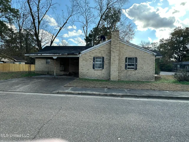 $120,000 | 100 Wood Street, Batesville, MS 38606