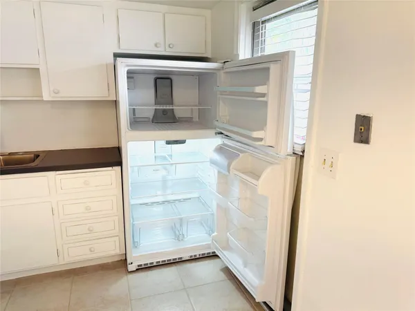 $2,200 | 349 Southeast 12th Avenue, Pompano Beach, FL 33060
