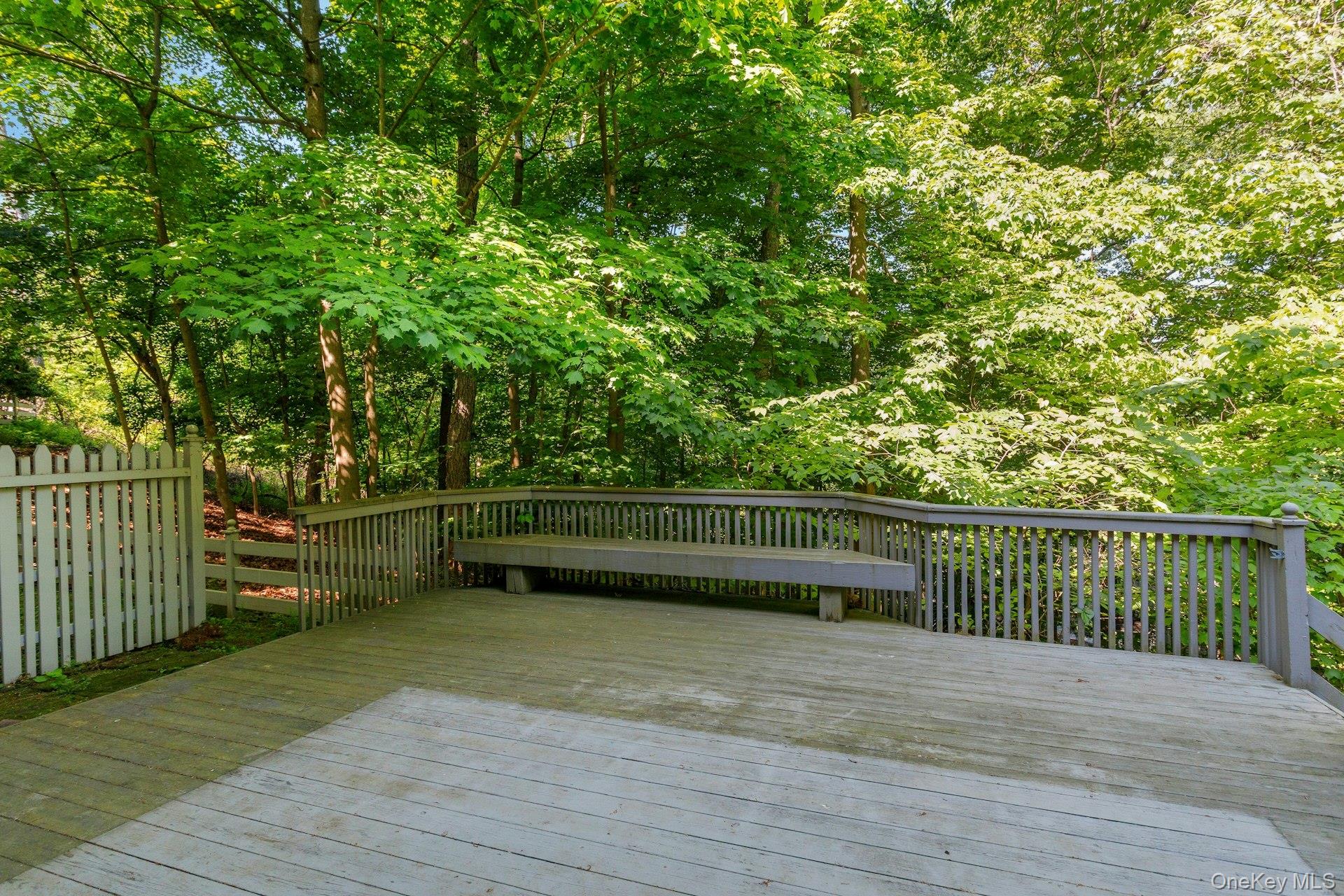 102 Boulder Ridge Road Scarsdale, NY 10583 - Photo 23 of 32