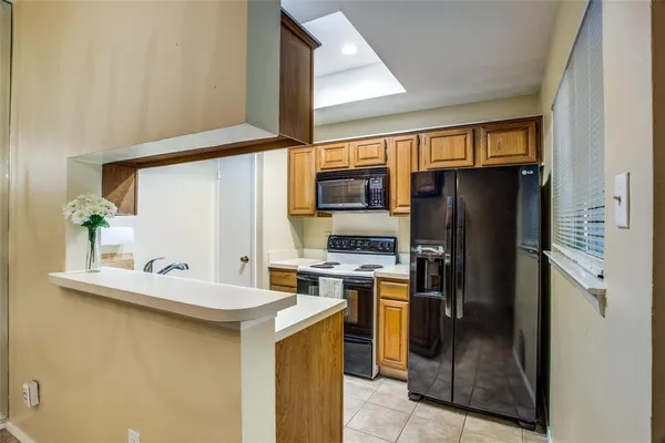 $1,650 | 8601 Park Lane, Unit 212, Dallas, TX 75231