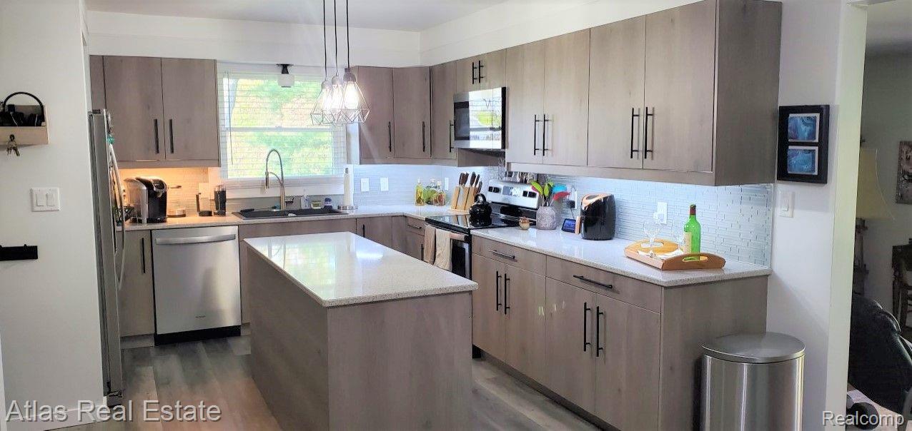 5276 Elms Road Flushing, MI 48433 - Photo 8 of 21 Gallery Image 8