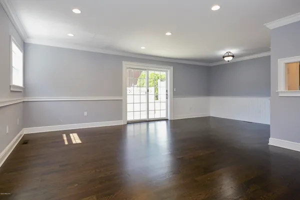 $4,985 | 160 East Elm Street, Unit C3, Greenwich, CT 06830