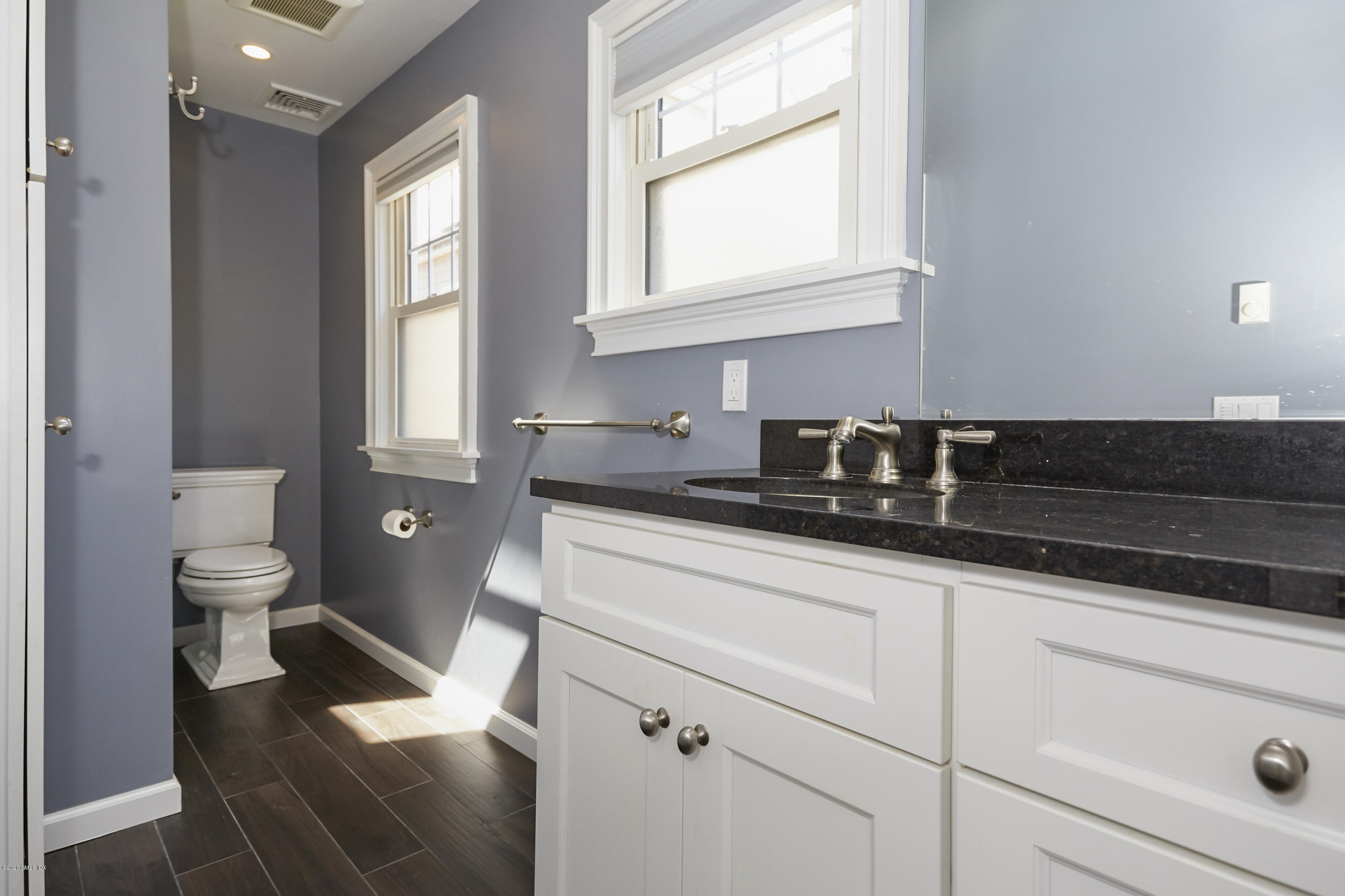 160 East Elm Street, Unit C3 Greenwich, CT 06830 - Photo 5 of 11 010-photo-master-bathroom-7231031