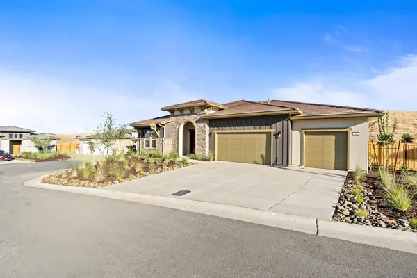 $745,999 | 4527 Iron Creek, Friant, CA 93626