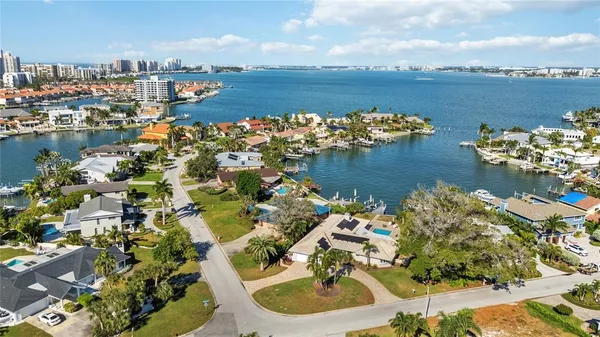 $2,199,000 | 411 Belle Isle Avenue, Belleair Beach, FL 33786