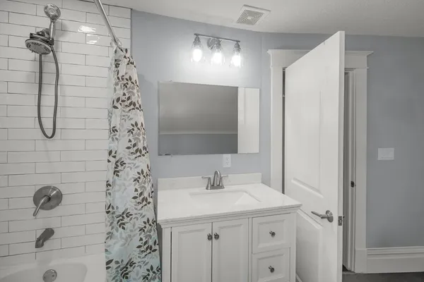 $249,900 | 714 Western Avenue North, St. Paul, MN 55103