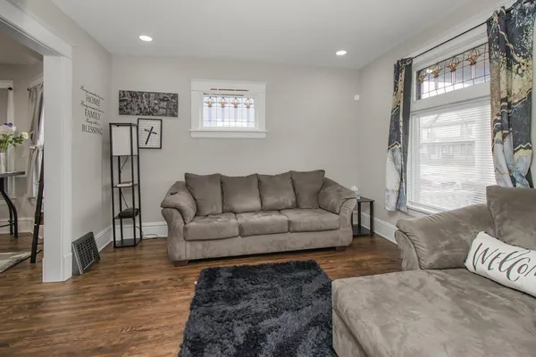 $249,900 | 714 Western Avenue North, St. Paul, MN 55103