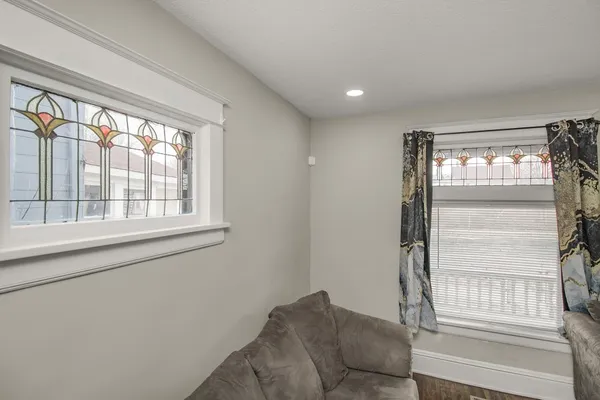 $249,900 | 714 Western Avenue North, St. Paul, MN 55103