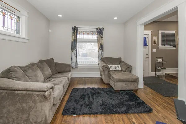 $249,900 | 714 Western Avenue North, St. Paul, MN 55103