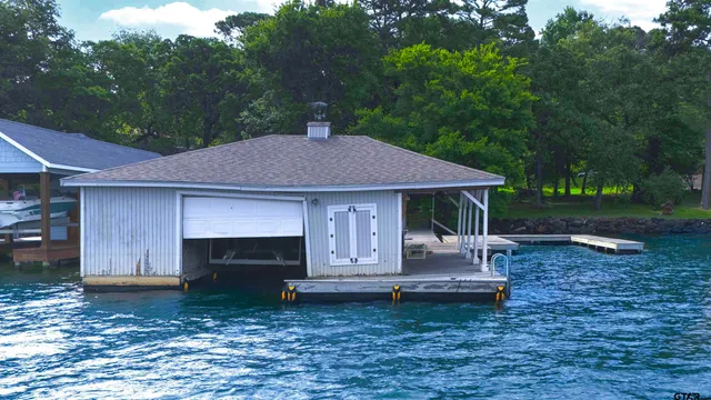 $300,000 | 17618 Carol Circle, Flint, TX 75762