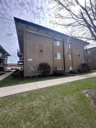 $1,100 | 11635 South Pulaski Road, Unit 1B, Alsip, IL 60803