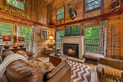 $674,900 | 184 Fightingtown Drive, Blue Ridge, GA 30513