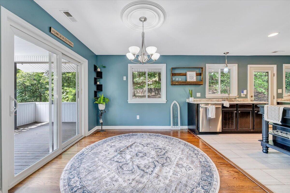 2801 Edgewood Street Southwest Roanoke, VA 24015 - Photo 8 of 60 13-MIB05613