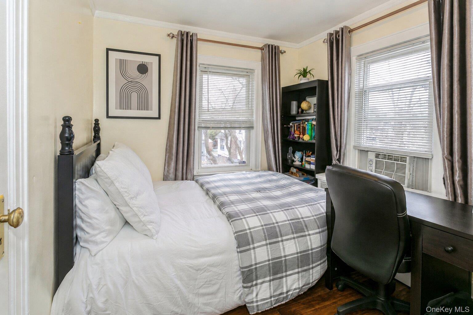 44 Jayson Avenue Great Neck, NY 11021 - Photo 16 of 23