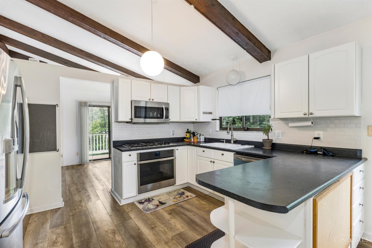 9699 Humphrey Road Cincinnati, OH 45242 - Photo 8 of 28