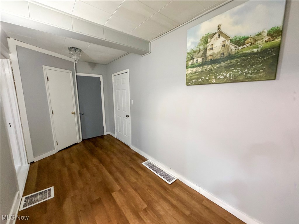 2405 Youngstown Road Southeast Warren, OH 44484 - Photo 14 of 41