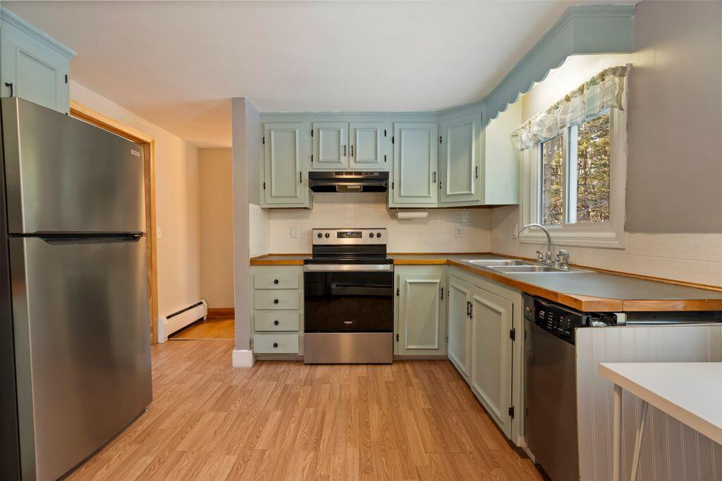 37 Pilgrim Road Standish, ME 04084 - Photo 5 of 33 5_DSC06646