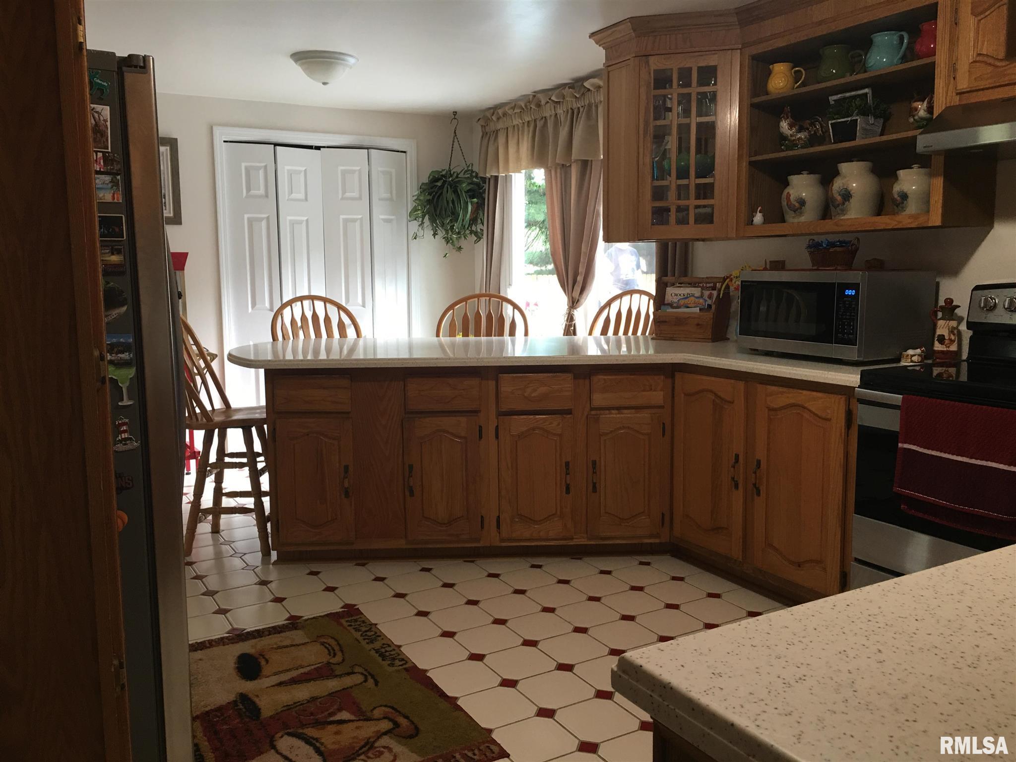 215 Country Lake Road Springfield, IL 62711 - Photo 15 of 48 Gallery Image 15
