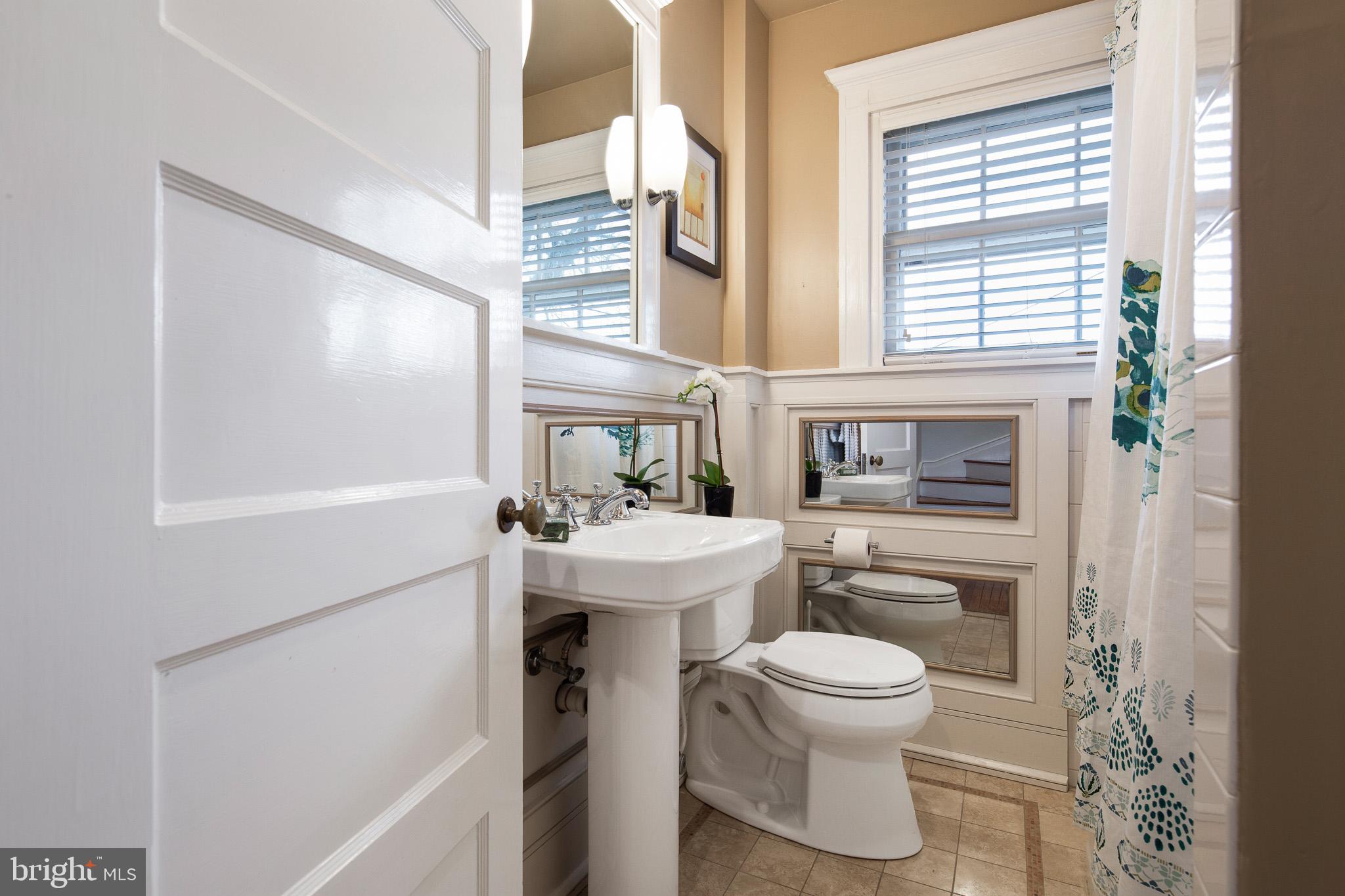 9 Crawford Circle Wilmington, DE 19805 - Photo 11 of 20 Full bath with Tub