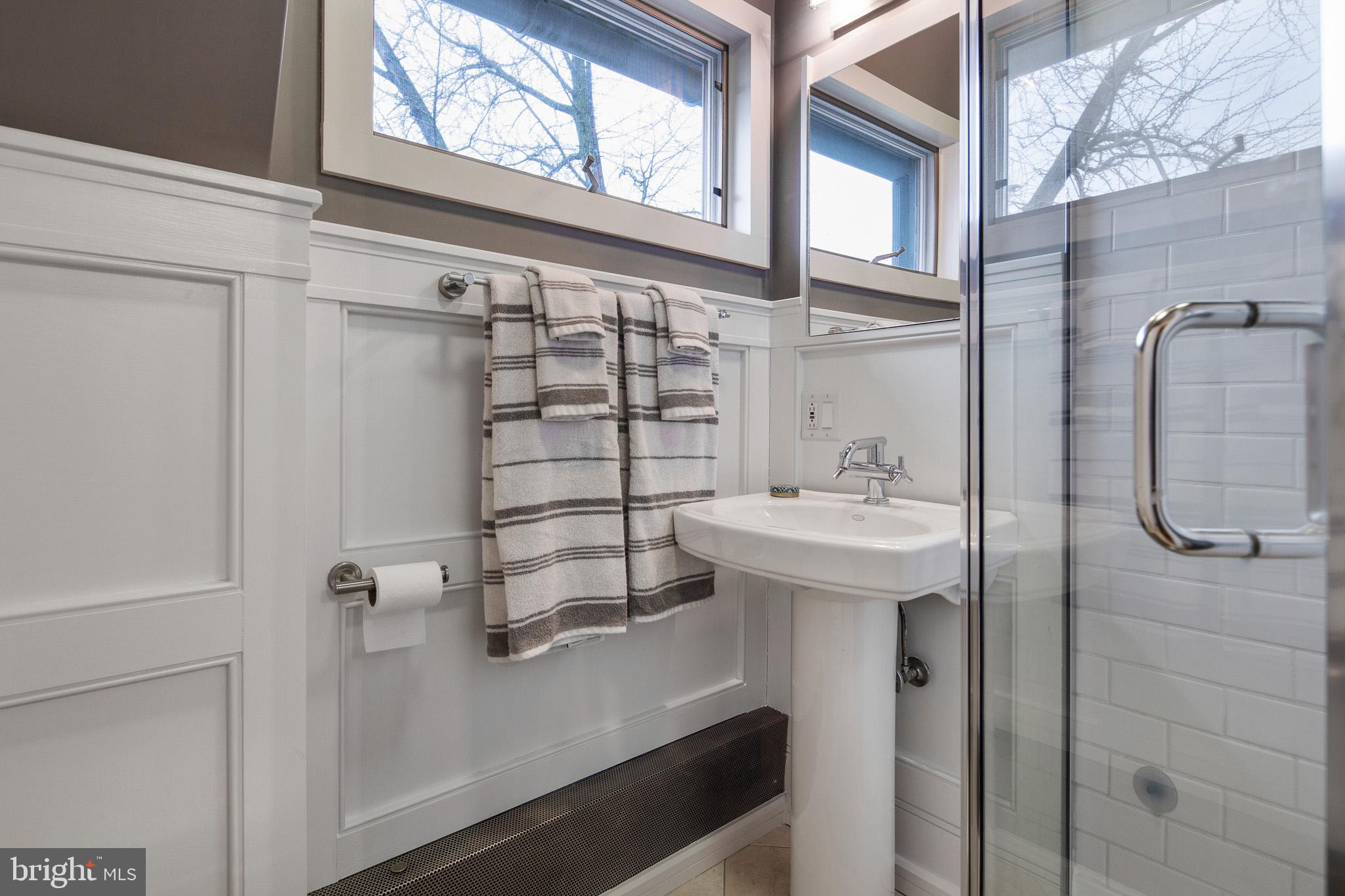 9 Crawford Circle Wilmington, DE 19805 - Photo 15 of 20 Updated master bath with subway tile
