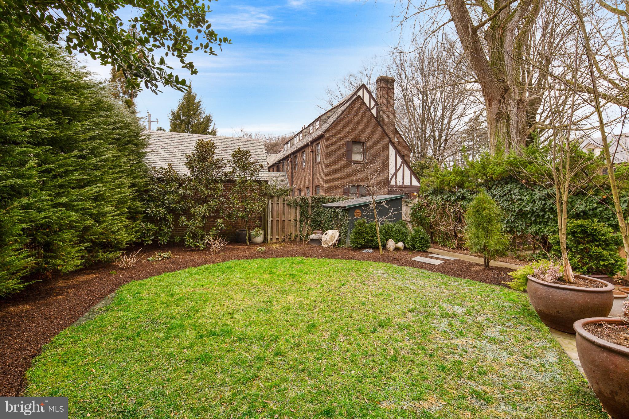 9 Crawford Circle Wilmington, DE 19805 - Photo 17 of 20 Nice private yard