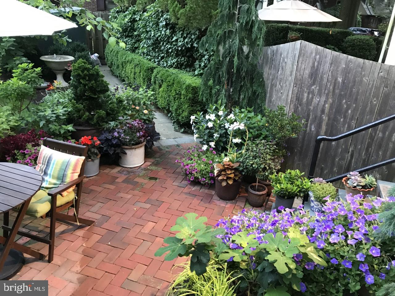 9 Crawford Circle Wilmington, DE 19805 - Photo 18 of 20 Enjoy lush professionally designed landscaping