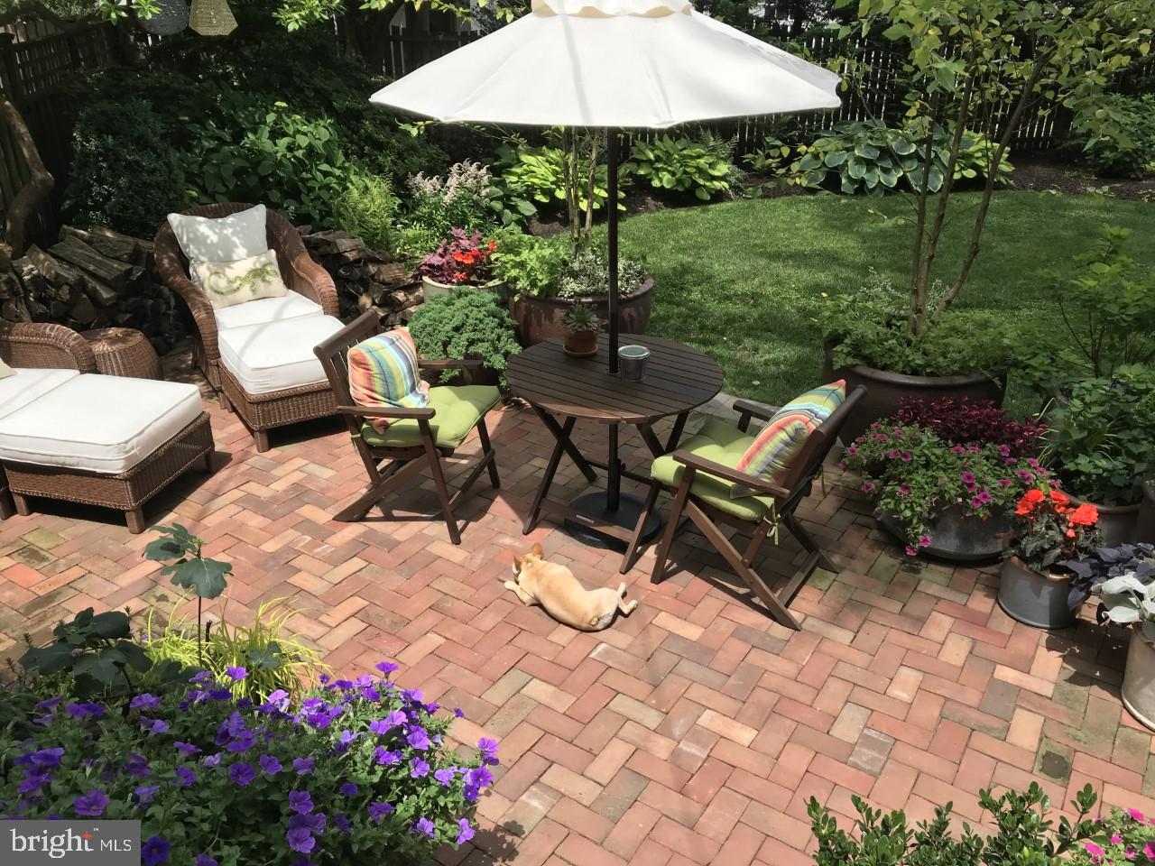 9 Crawford Circle Wilmington, DE 19805 - Photo 19 of 20 Large custom brick and blue slate patio