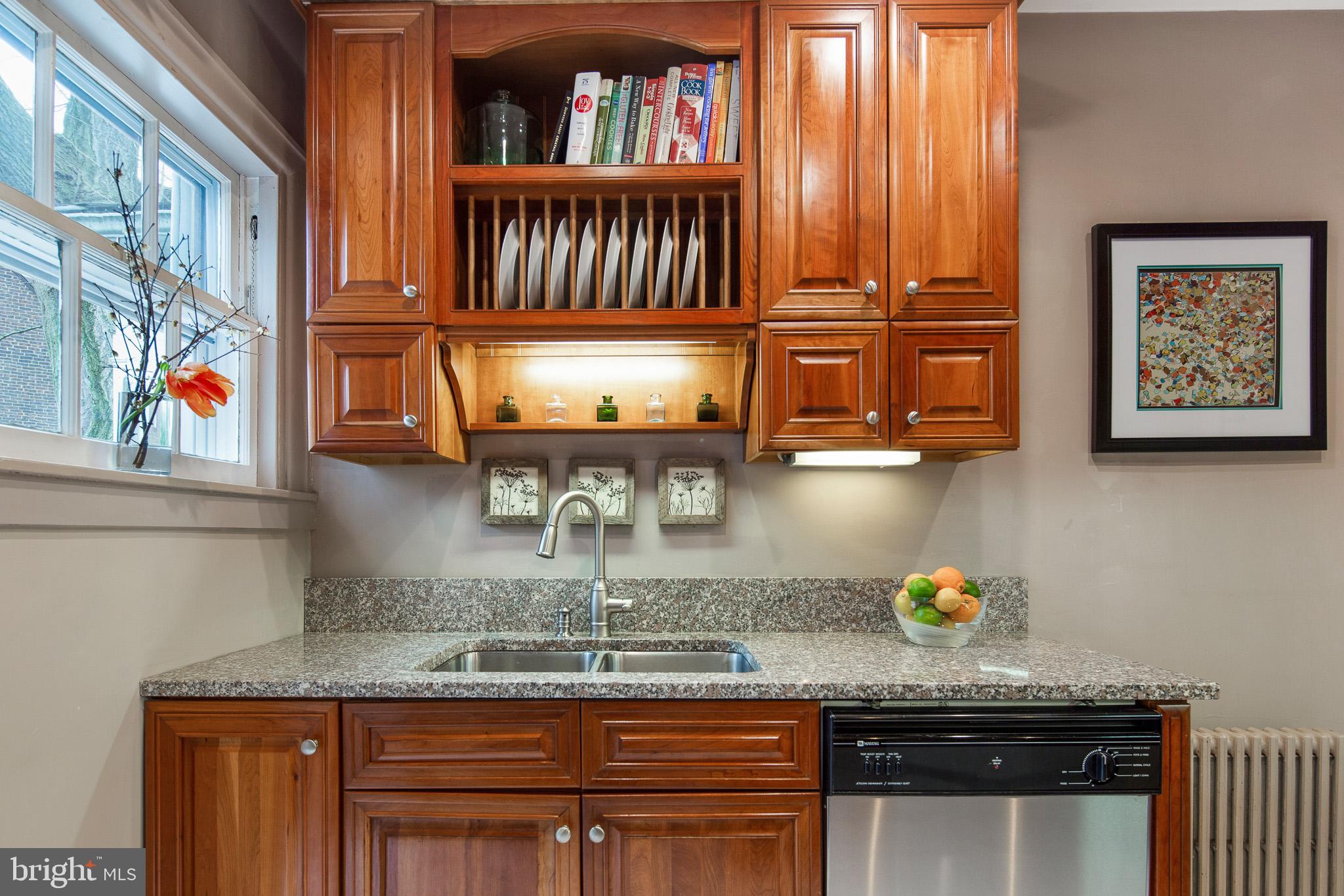 9 Crawford Circle Wilmington, DE 19805 - Photo 7 of 20 Sophisticated kitchen with Cherry cabinetry
