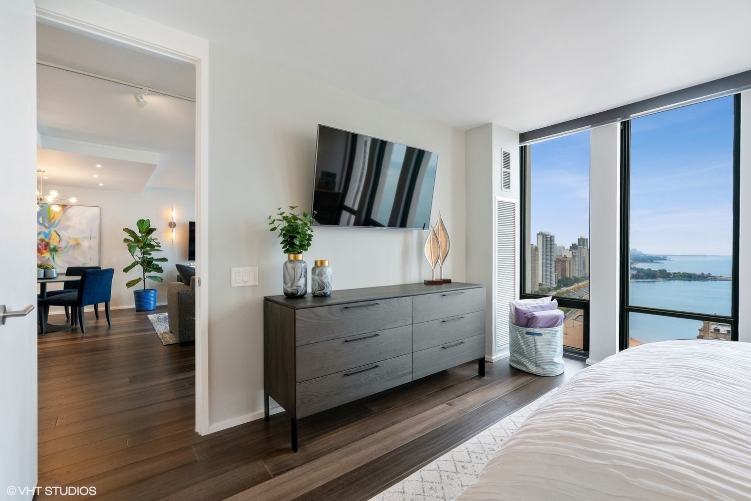 200 East Delaware Place, Unit 32B Chicago, IL 60611 - Photo 11 of 19