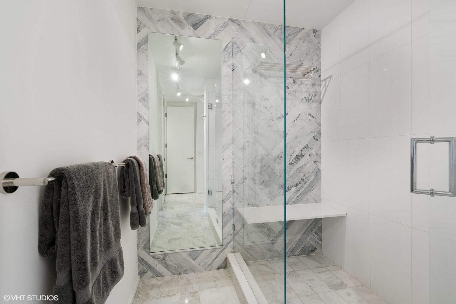 200 East Delaware Place, Unit 32B Chicago, IL 60611 - Photo 15 of 19