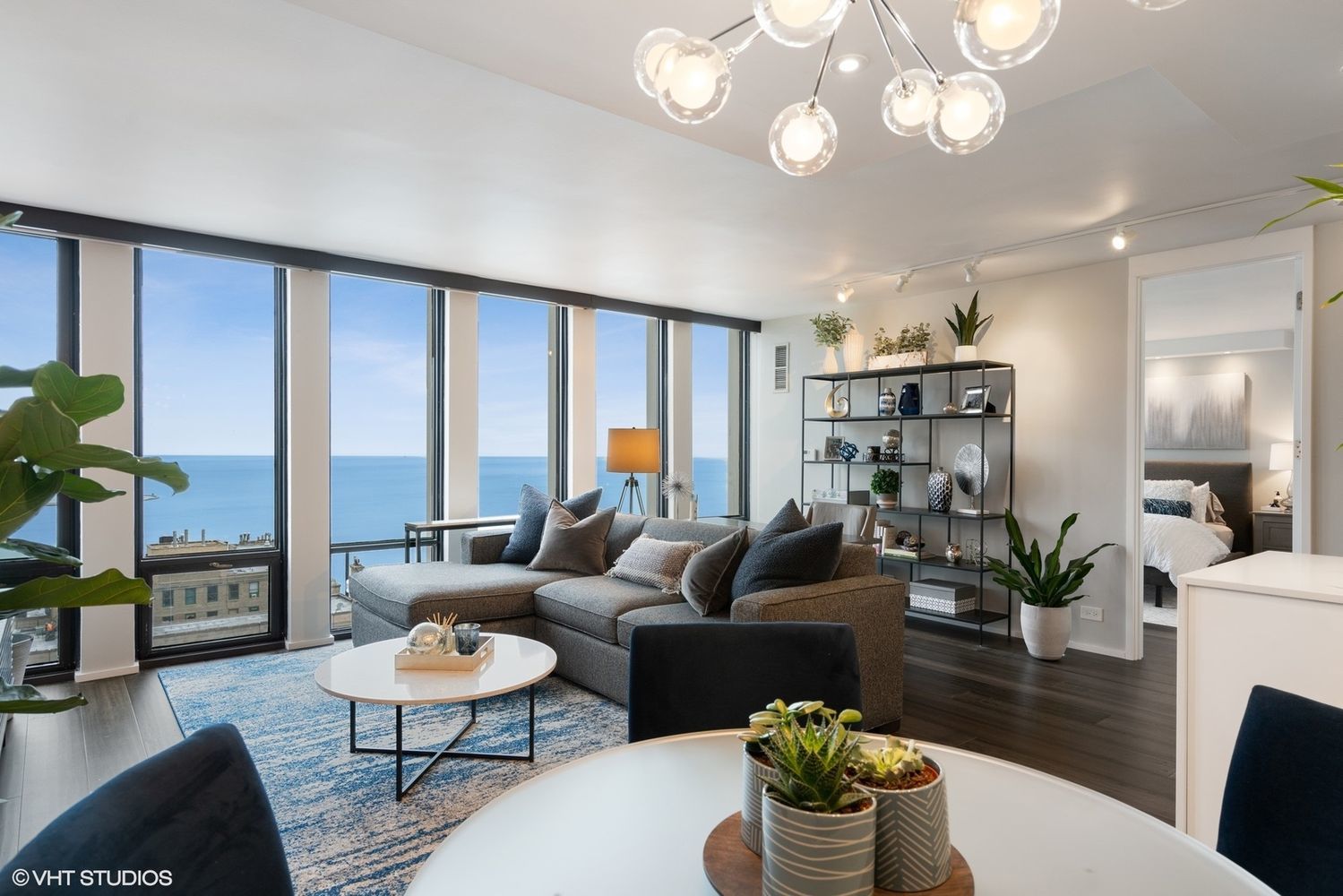 200 East Delaware Place, Unit 32B Chicago, IL 60611 - Photo 4 of 19