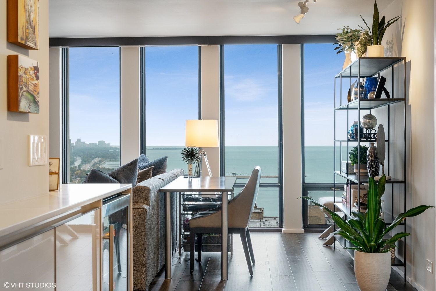 200 East Delaware Place, Unit 32B Chicago, IL 60611 - Photo 5 of 19